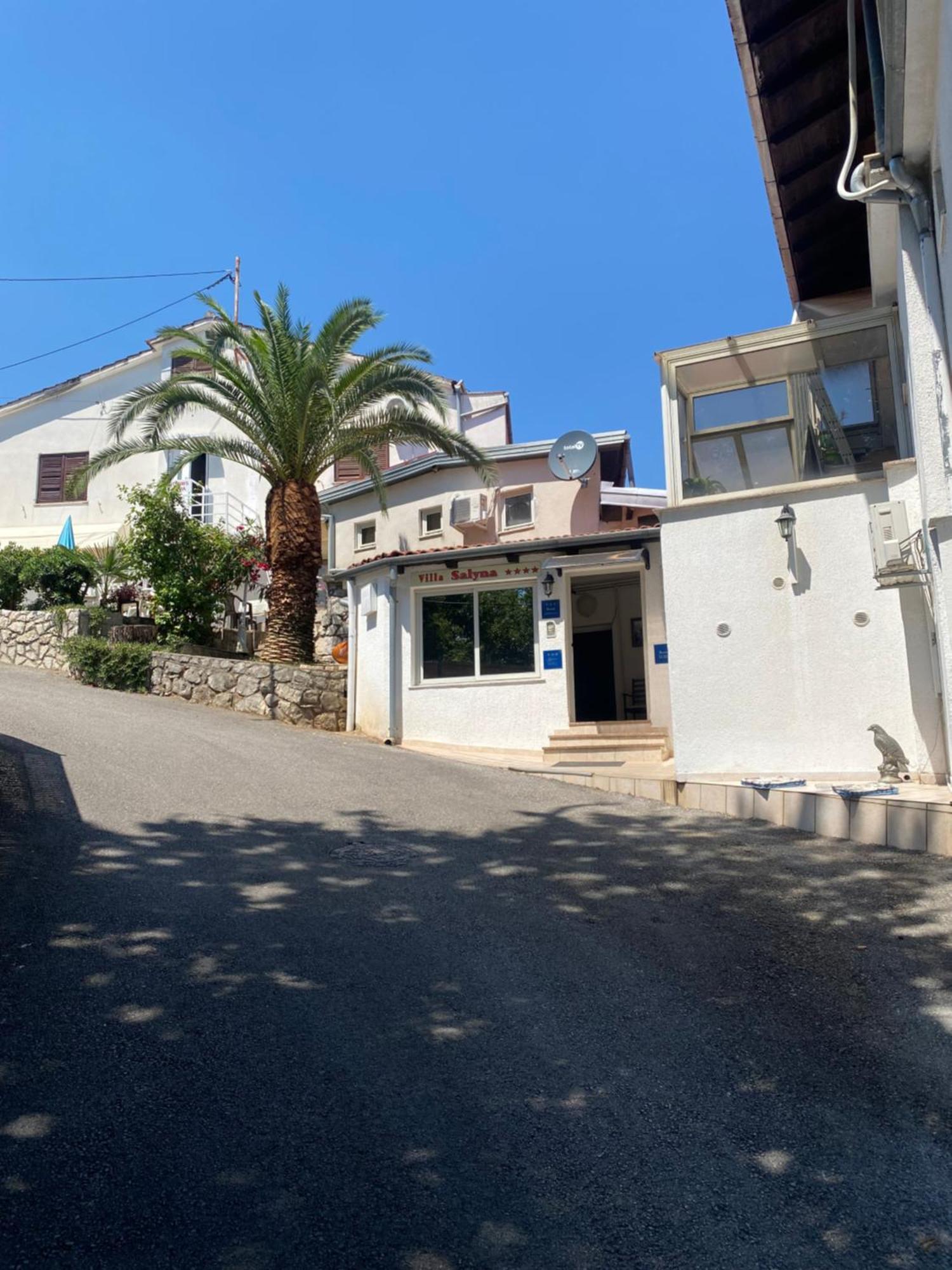 Villa Salyna Icici Bagian luar foto