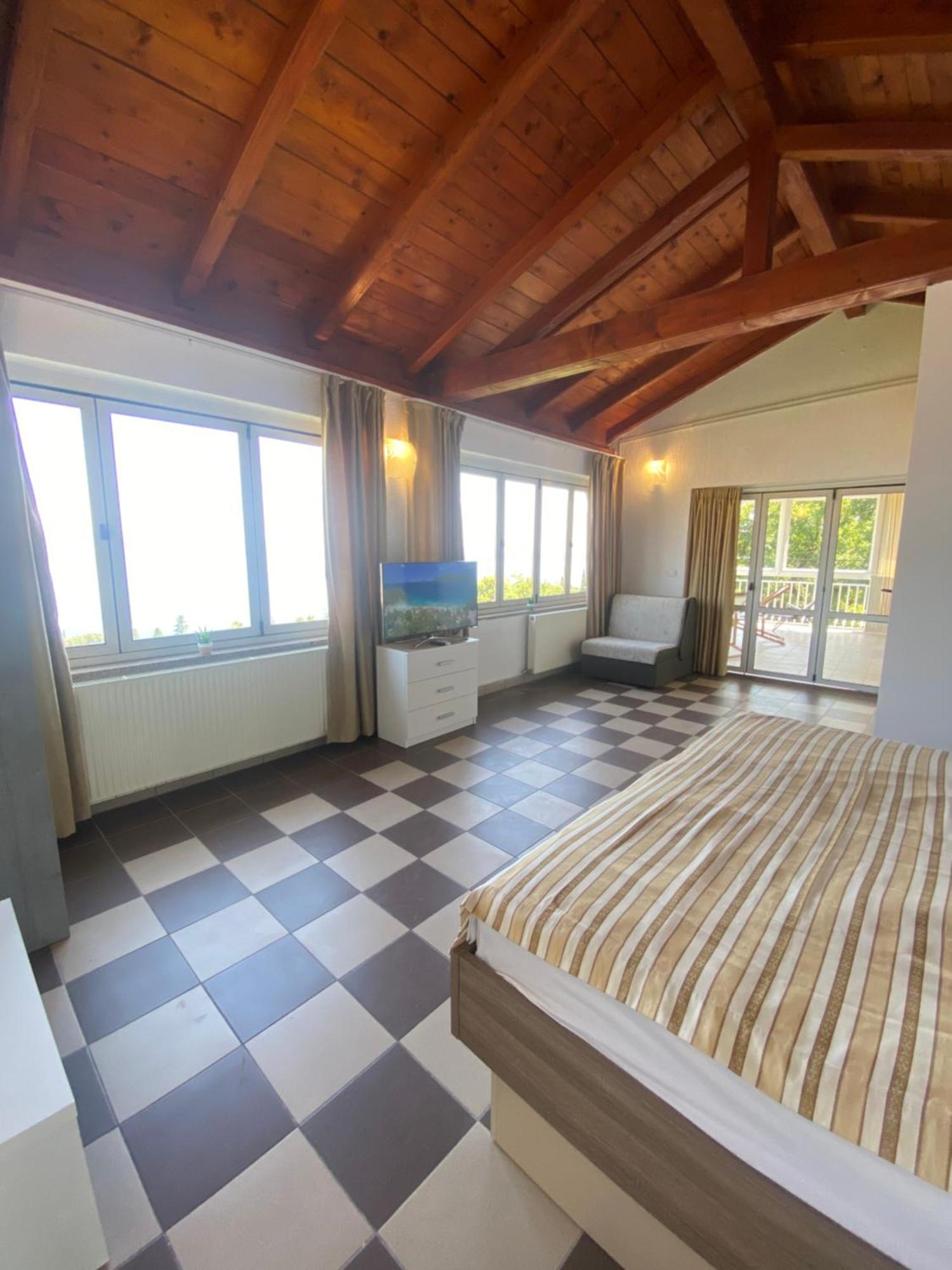 Villa Salyna Icici Bagian luar foto
