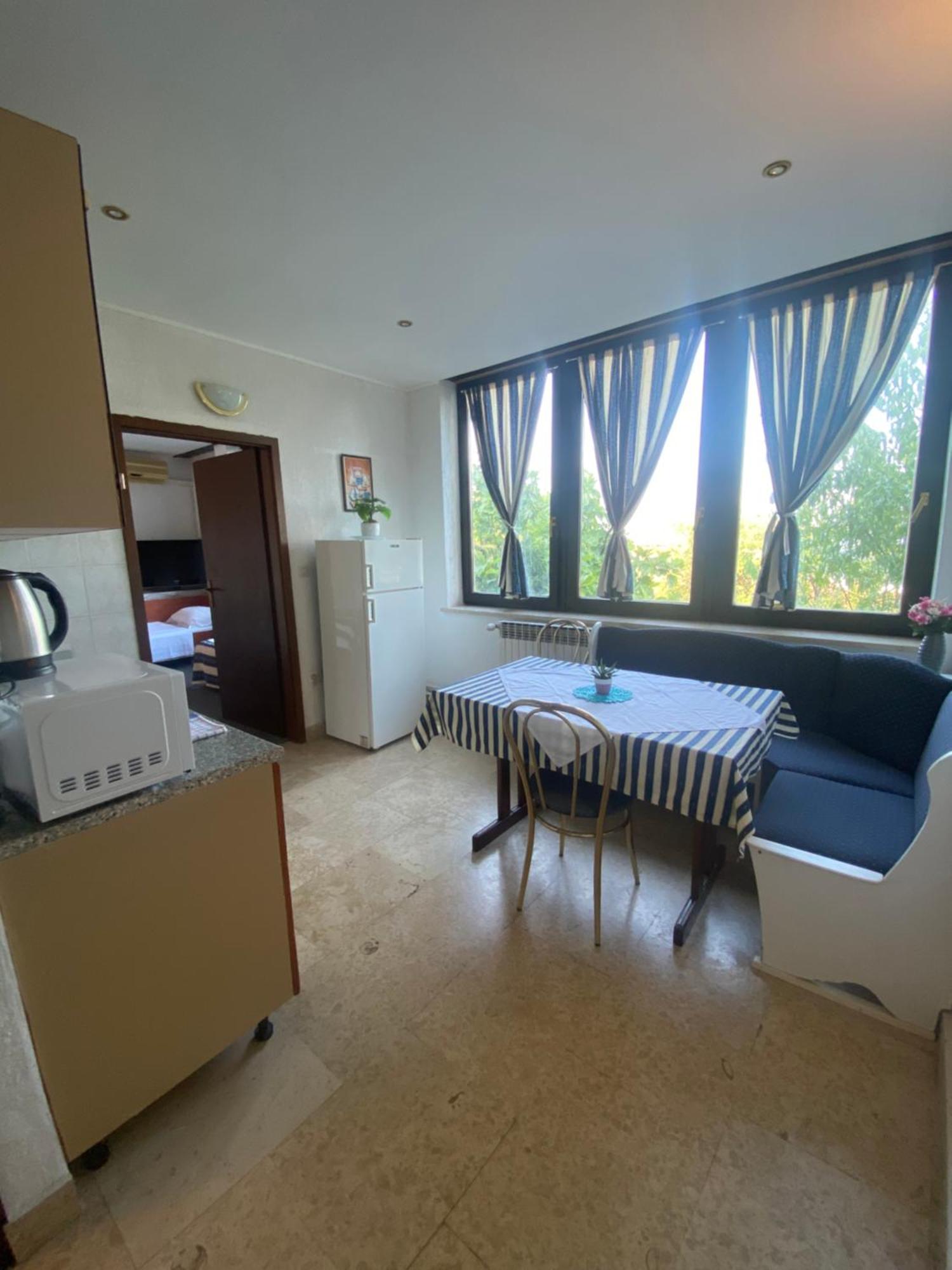 Villa Salyna Icici Bagian luar foto